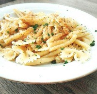 Al momento stai visualizzando Pasta al burro e salvia croccante