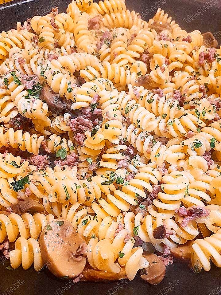 Scopri di più sull'articolo Pasta Con Il Ragú Bianco : La Mia Specialità