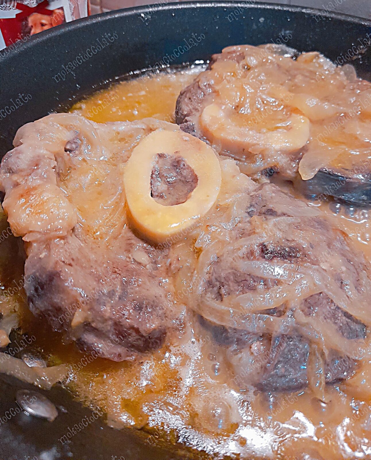 Al momento stai visualizzando Ossobuco Con Cipolle – Super Tenero