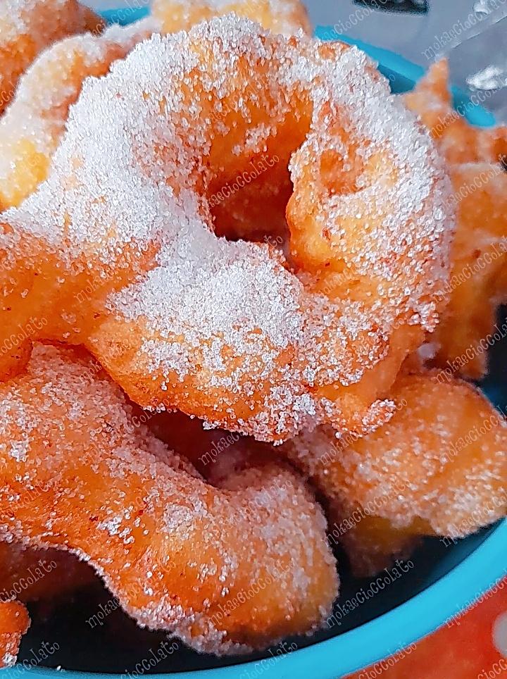 Al momento stai visualizzando Zeppole Sarde – Ricetta Di Famiglia