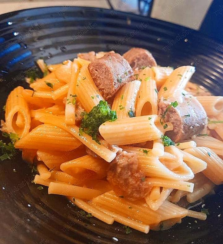 Scopri di più sull'articolo Pasta/Minestra Con Salsiccia E Cavolfiore