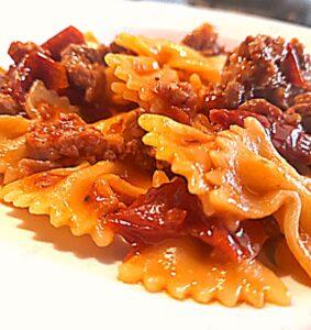 Farfalle con salsiccia 